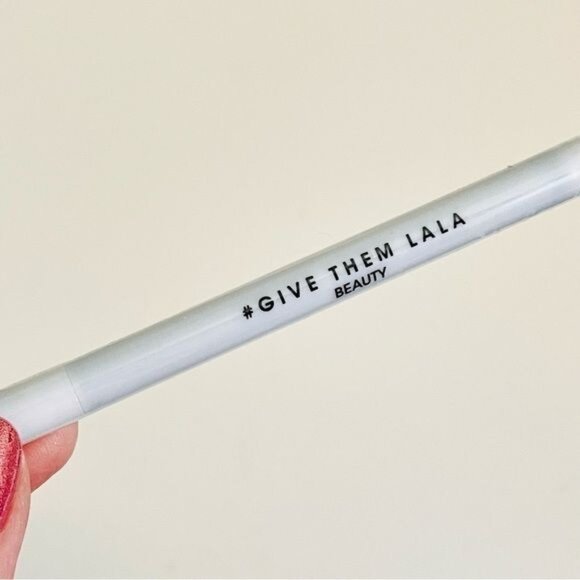 Lala Beauty Give Them Lala Precision Tip Pen Eyeliner in Black Smudge-Proof - Picture 4 of 6